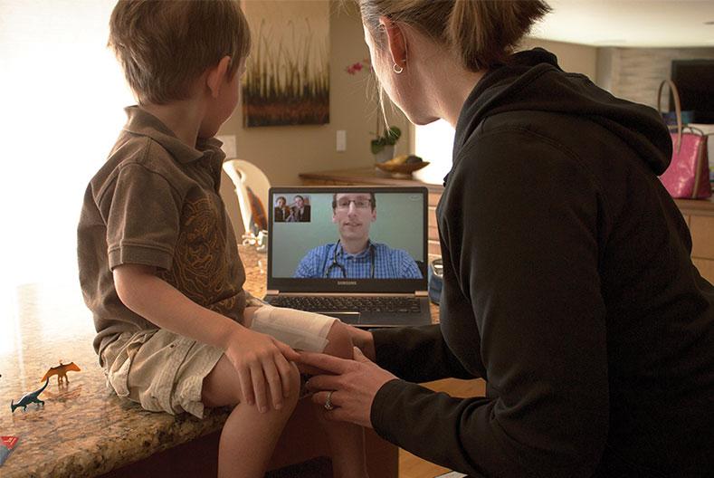 Téléconsultation avec un enfant