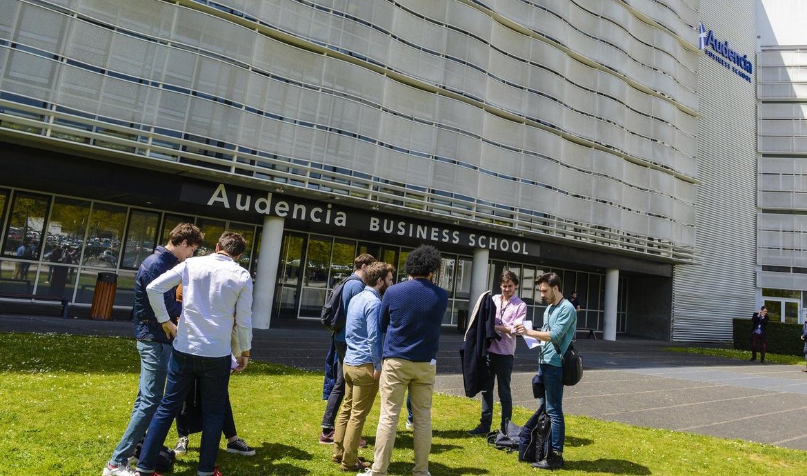 Témoignage client Digitalisation RH - Audencia Business School